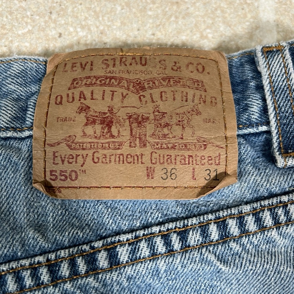 Vintage Levi's 550 Relaxed Fit Jeans Men's 32x30 Blue Denim Made in Mexico Red T - Picture 3 of 12